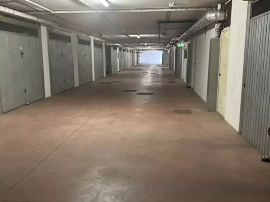 Immagine 45 di Appartamento in vendita  in Largo giuseppe guastalla a Roma