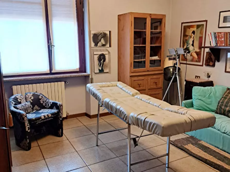 Immagine 6 di Negozio in vendita  in Via Camillo Benso di Cavour a Castiglione Delle Stiviere