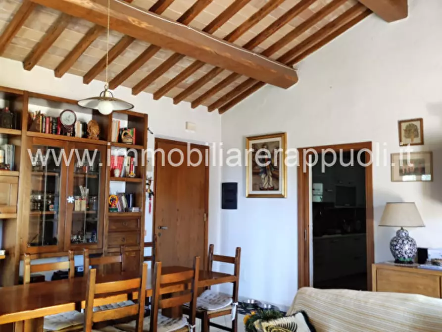 Immagine 17 di Casa indipendente in vendita  a Sinalunga