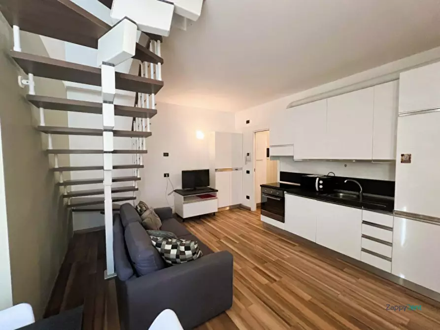 Immagine 1 di Appartamento in affitto  in Via Giuseppe Candiani a Milano