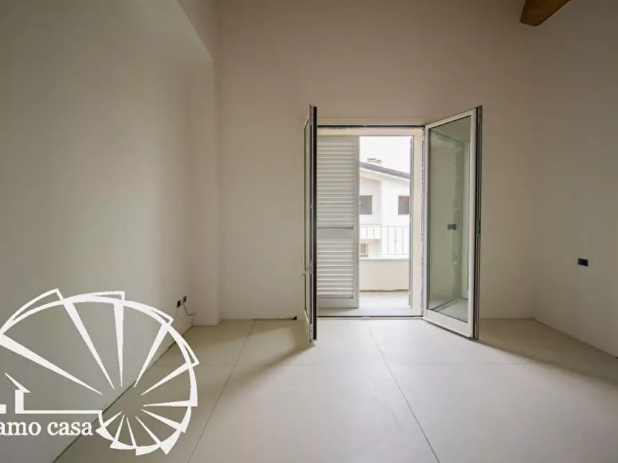 Immagine 7 di Villa in vendita  a Carmignano