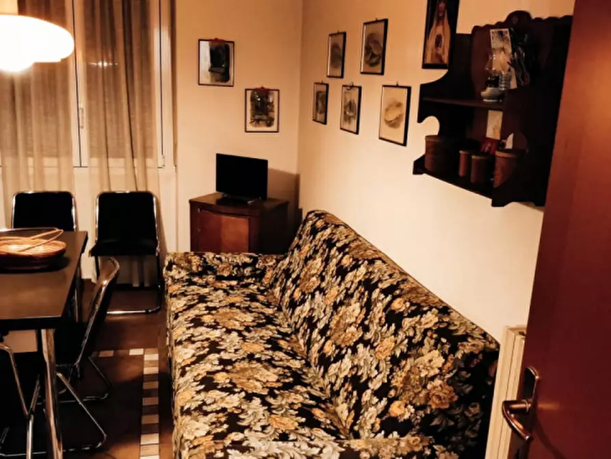 Immagine 4 di Palazzo in vendita  in VIA CARLO ROMANO 86 a Cesate