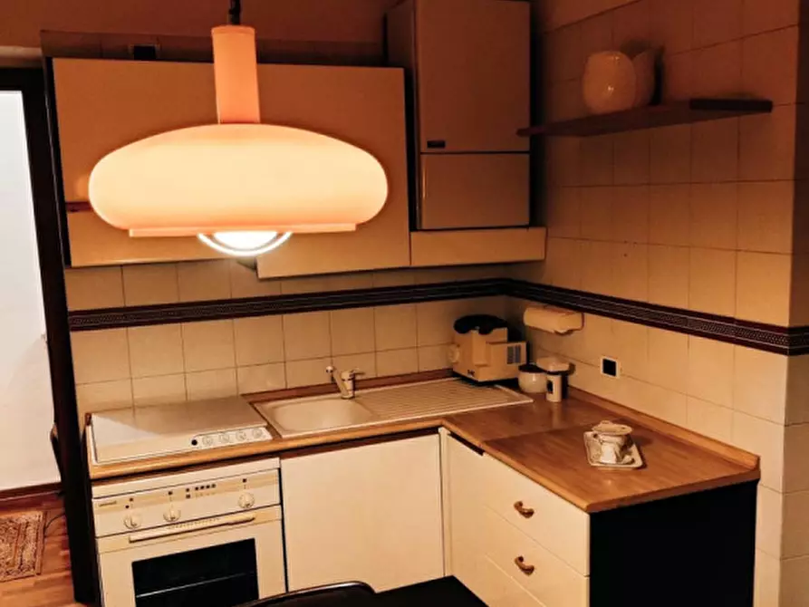 Immagine 5 di Palazzo in vendita  in VIA CARLO ROMANO 86 a Cesate