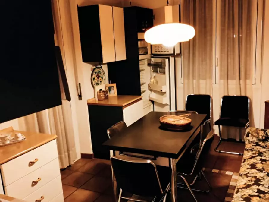 Immagine 6 di Palazzo in vendita  in VIA CARLO ROMANO 86 a Cesate