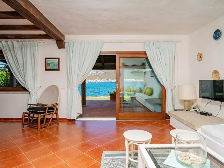 Immagine 5 di Appartamento in vendita  in via del ginepro a Golfo Aranci