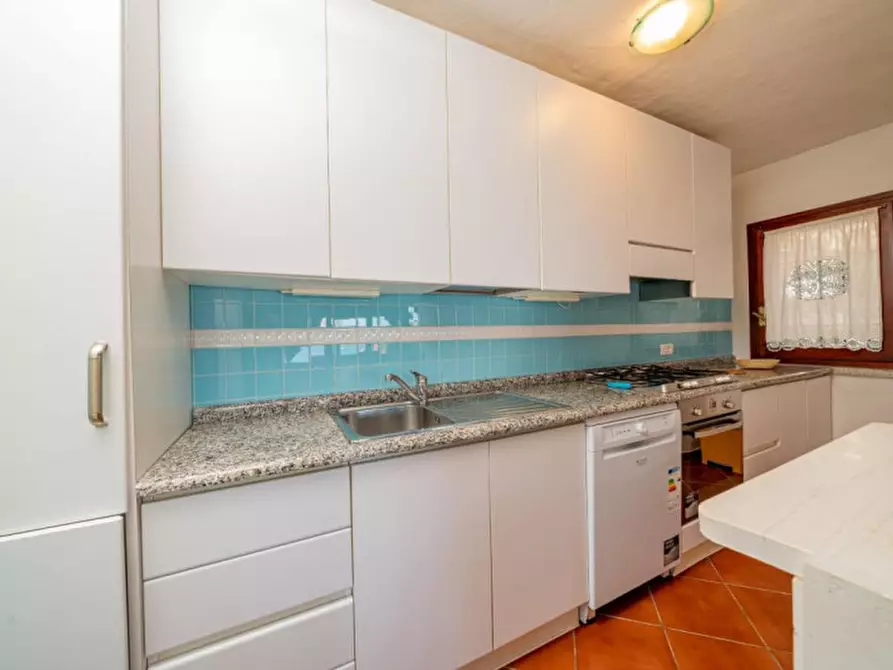 Immagine 10 di Appartamento in vendita  in via del ginepro a Golfo Aranci