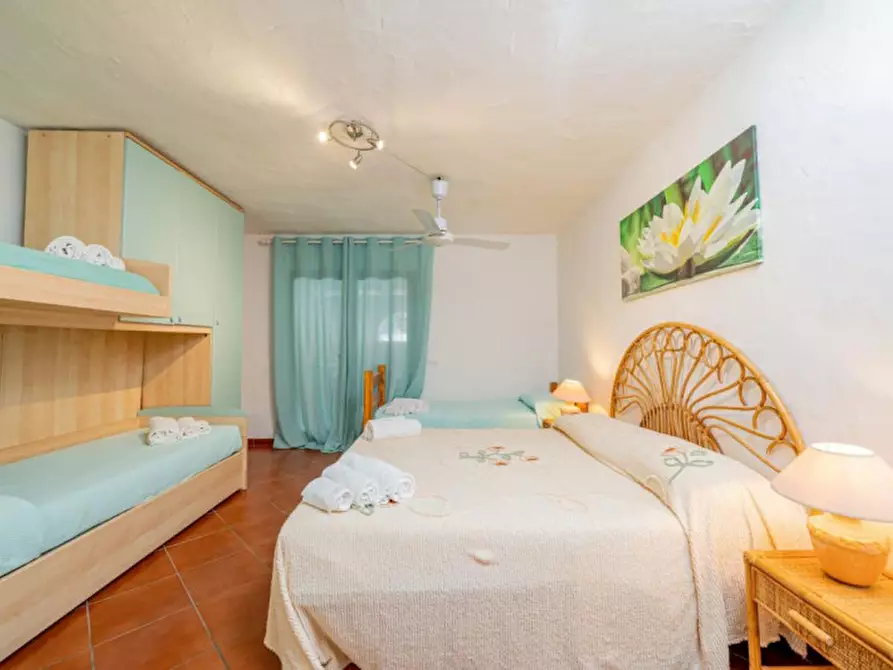 Immagine 11 di Appartamento in vendita  in via del ginepro a Golfo Aranci