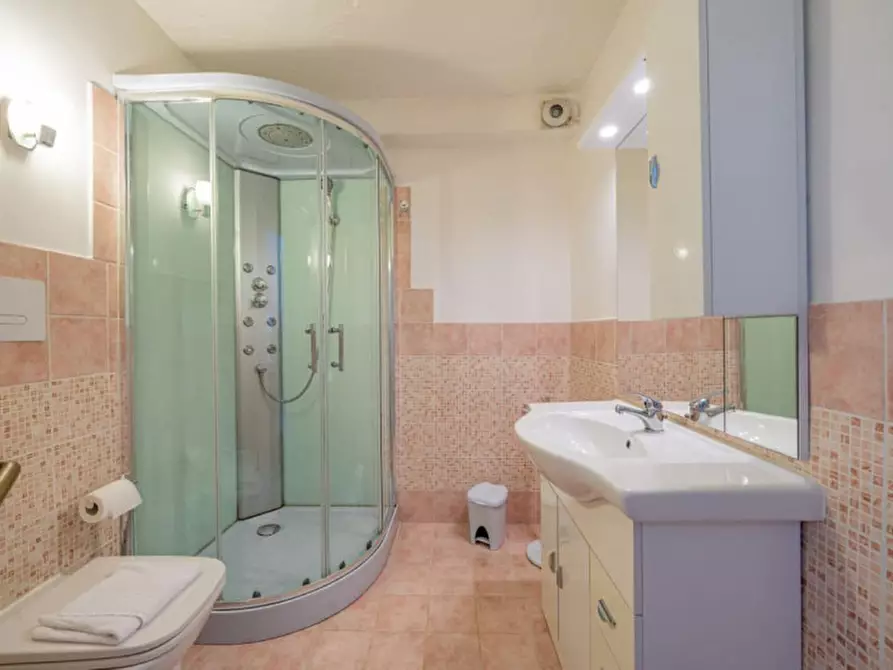 Immagine 13 di Appartamento in vendita  in via del ginepro a Golfo Aranci