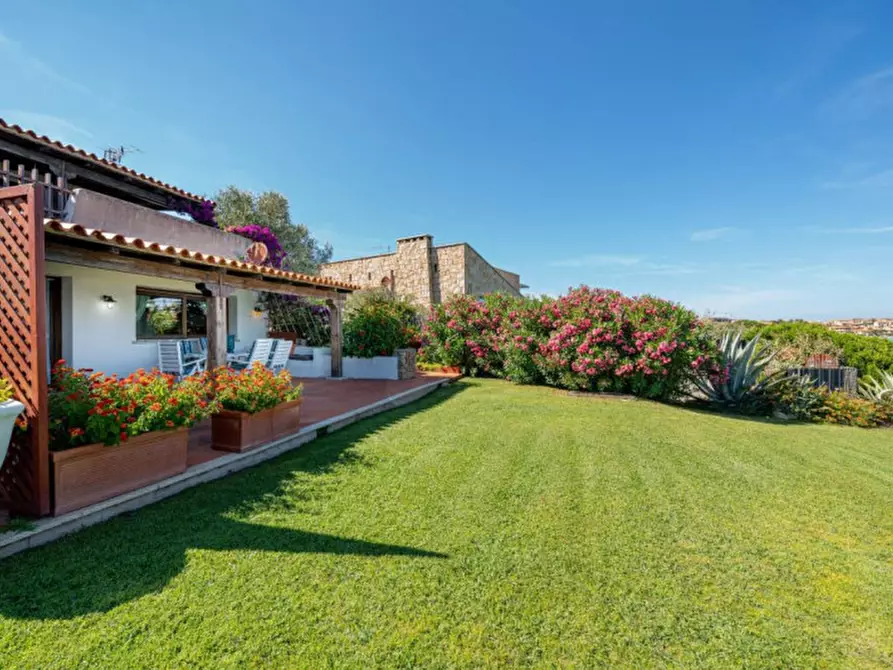 Immagine 19 di Appartamento in vendita  in via del ginepro a Golfo Aranci