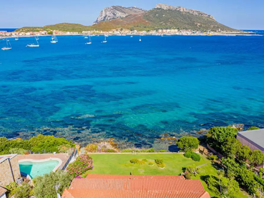 Immagine 21 di Appartamento in vendita  in via del ginepro a Golfo Aranci