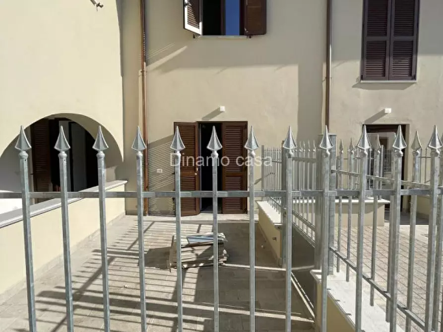 Immagine 2 di Casa indipendente in vendita  a Prato
