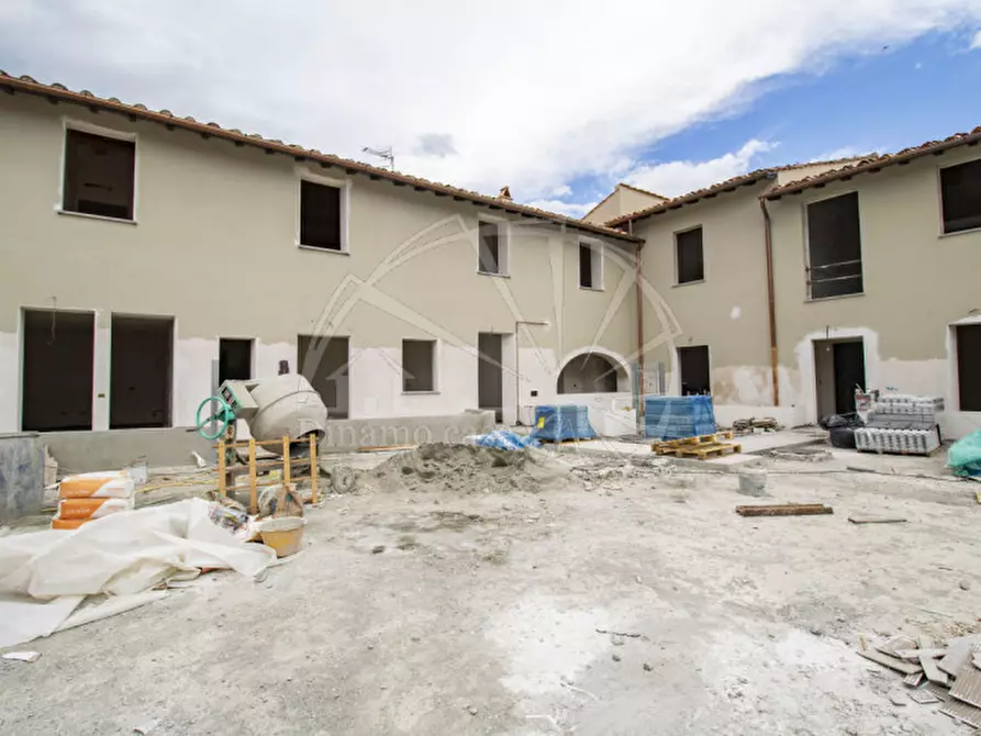 Immagine 19 di Casa indipendente in vendita  a Prato