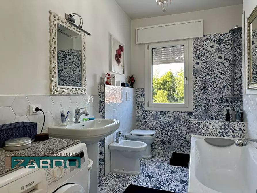 Immagine 7 di Casa bifamiliare in vendita  a Castelfranco Veneto