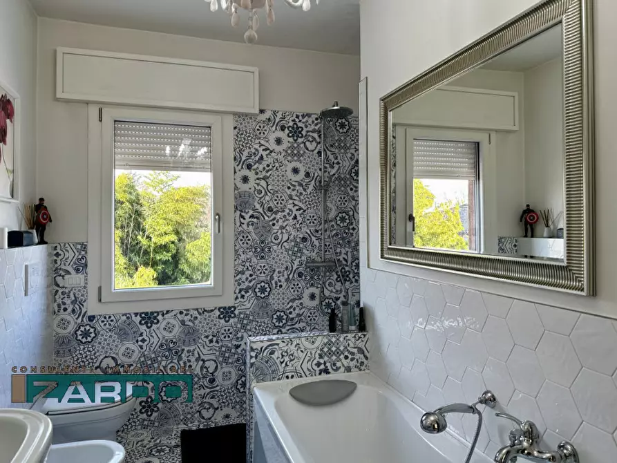 Immagine 9 di Casa bifamiliare in vendita  a Castelfranco Veneto