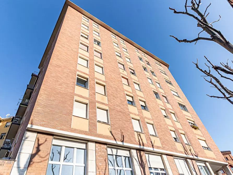 Immagine 2 di Appartamento in vendita  in VIA AURELIO SAFFI a Bologna