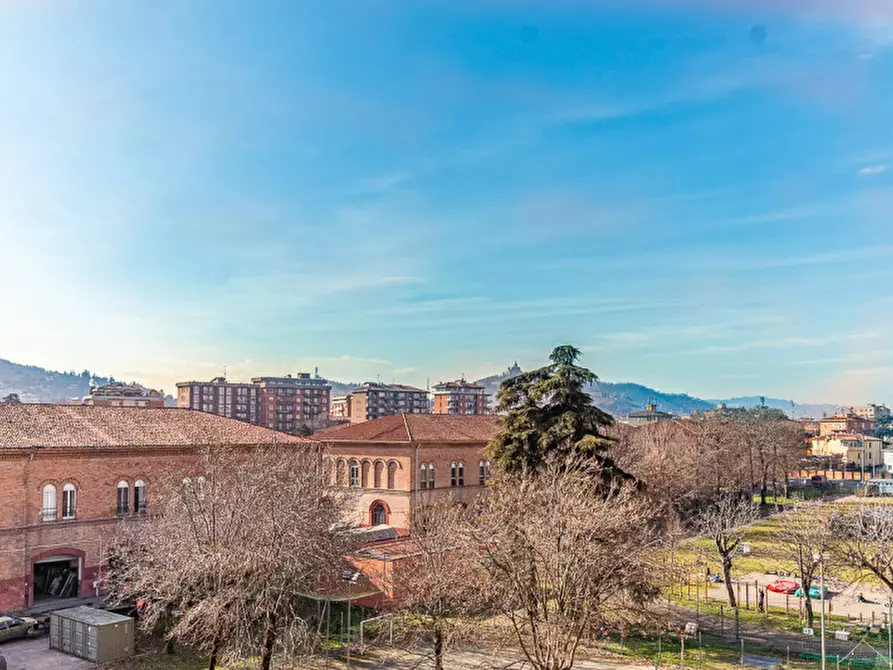 Immagine 17 di Appartamento in vendita  in VIA AURELIO SAFFI a Bologna
