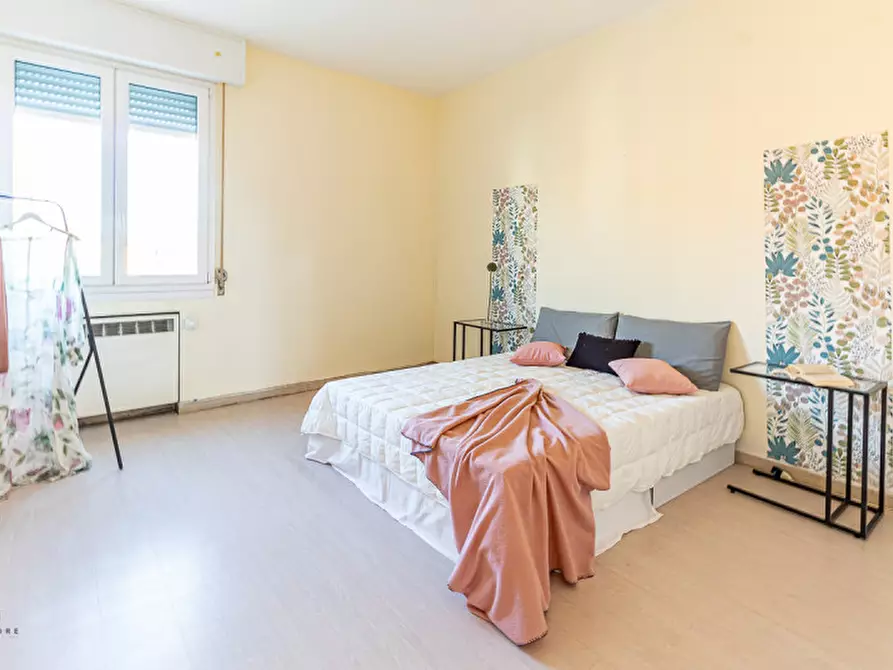 Immagine 25 di Appartamento in vendita  in VIA AURELIO SAFFI a Bologna