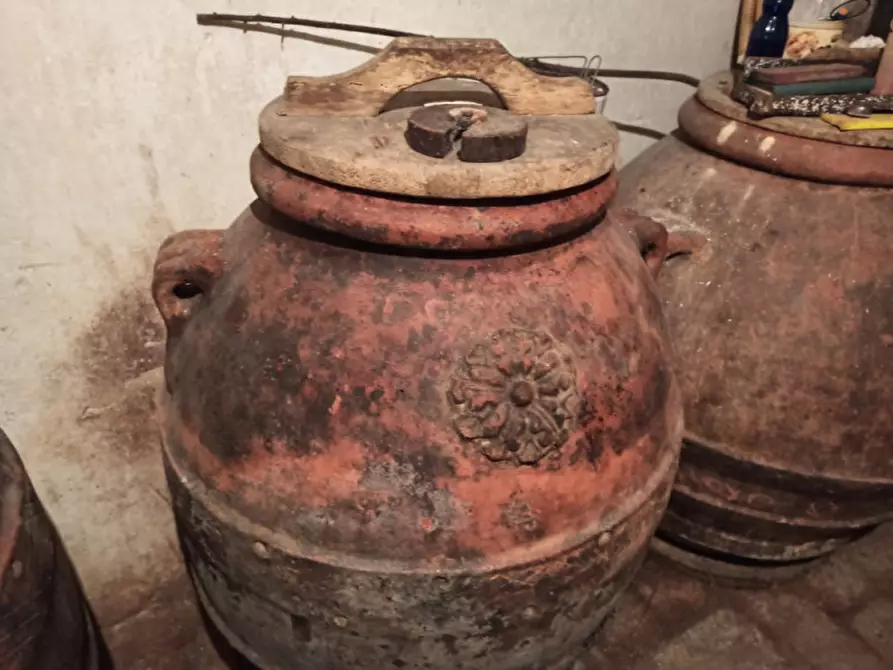 Immagine 9 di Rustico / casale in vendita  a Cortona