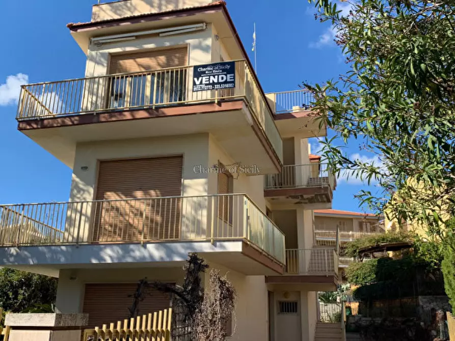 Immagine 1 di Appartamento in vendita  in Via Cristoforo Colombo a Modica