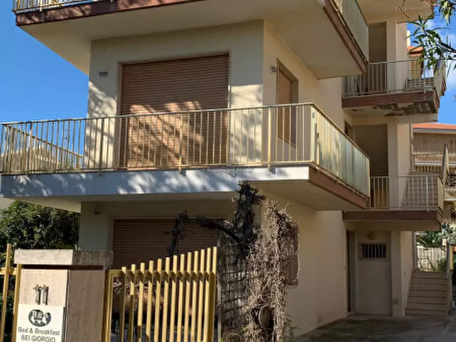 Immagine 11 di Appartamento in vendita  in Via Cristoforo Colombo a Modica