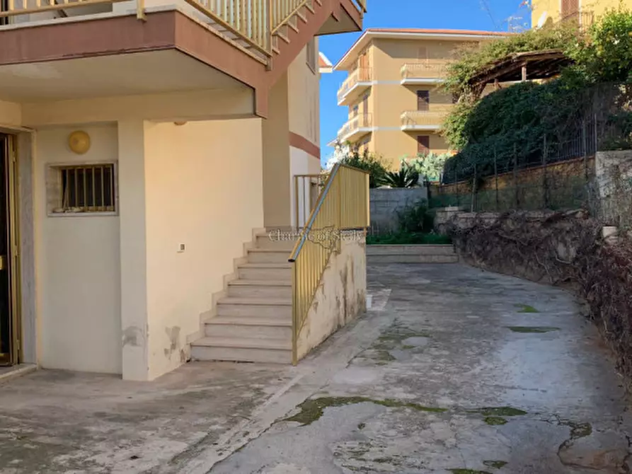 Immagine 14 di Appartamento in vendita  in Via Cristoforo Colombo a Modica