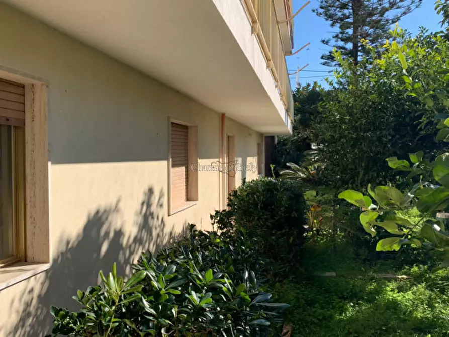 Immagine 17 di Appartamento in vendita  in Via Cristoforo Colombo a Modica