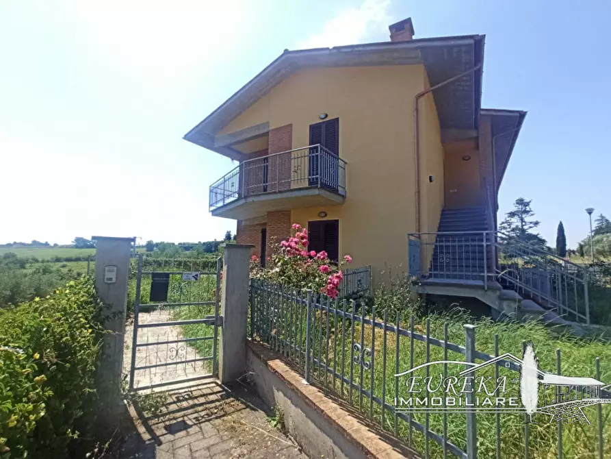 Immagine 1 di Appartamento in vendita  in POZZUOLO VIA UMBRIA a Castiglione Del Lago