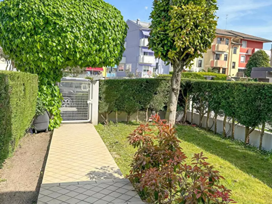 Immagine 2 di Villetta a schiera in vendita  in Via Schiavo a Chioggia