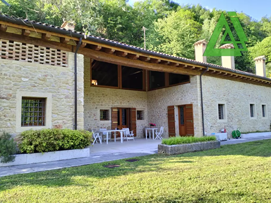 Immagine 1 di Villa in vendita  a Asolo