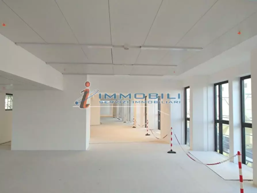 Immagine 2 di Ufficio in affitto  in CORSO VITTORIO EMANUELE II a Milano