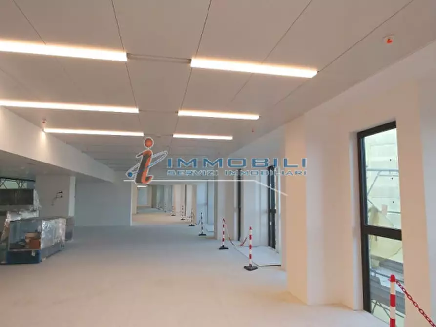 Immagine 3 di Ufficio in affitto  in CORSO VITTORIO EMANUELE II a Milano