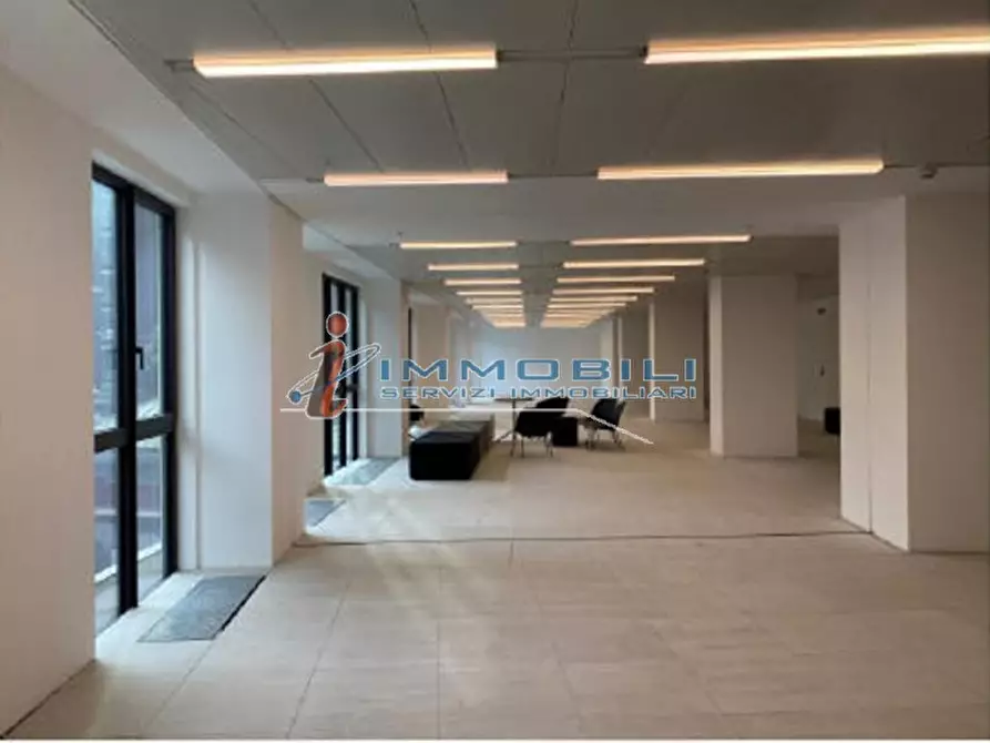 Immagine 8 di Ufficio in affitto  in CORSO VITTORIO EMANUELE II a Milano