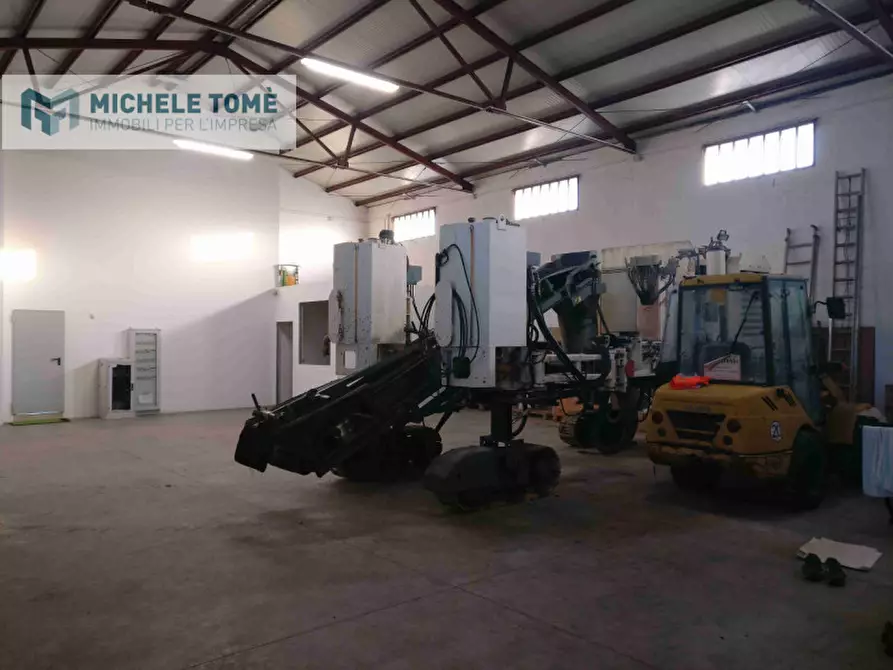 Immagine 3 di Capannone industriale in vendita  in via galileo ferraris a Valeggio Sul Mincio
