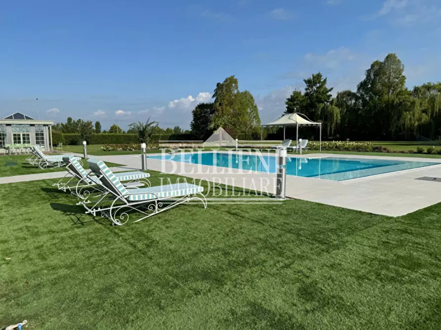 Immagine 5 di Villa in vendita  in Via Borsellino a Torri Di Quartesolo