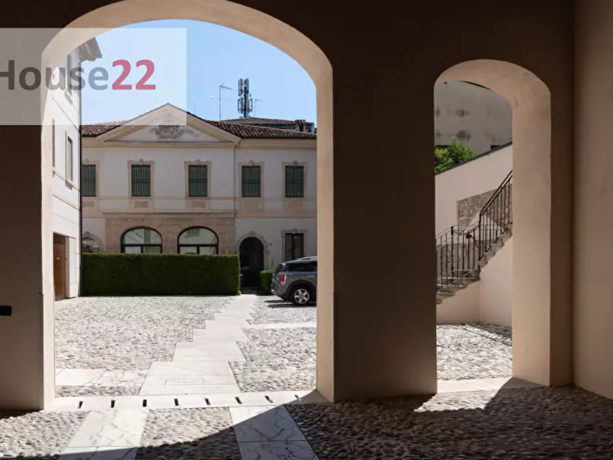 Immagine 1 di Appartamento in vendita  in Contrà Porta Santa Lucia 66 a Vicenza