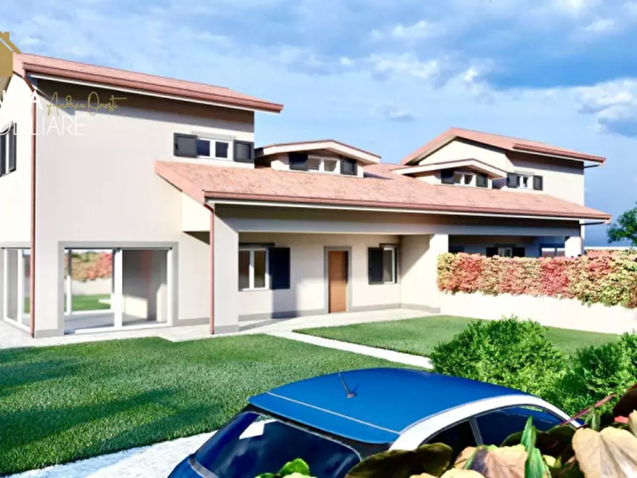 Immagine 1 di Casa bifamiliare in vendita  in VIA DELLE ORTENSIE a Rocca Di Papa