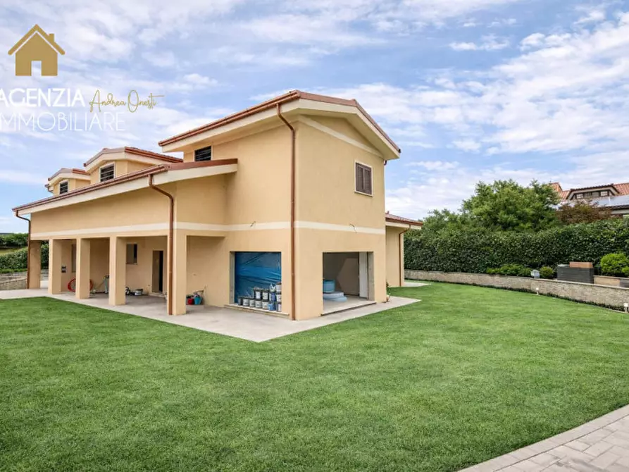 Immagine 1 di Casa bifamiliare in vendita  in VIA DELLE ORTENSIE a Rocca Di Papa