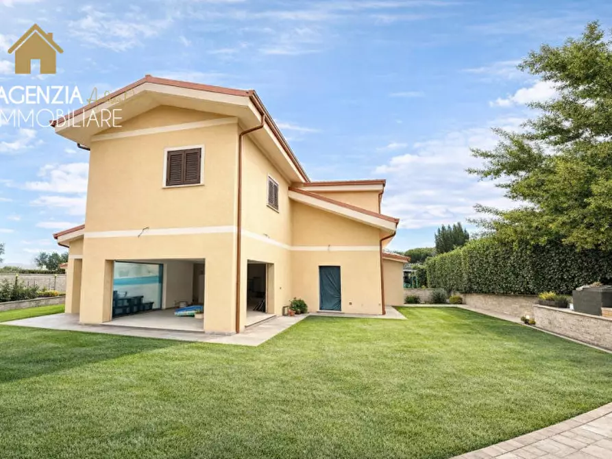 Immagine 2 di Casa bifamiliare in vendita  in VIA DELLE ORTENSIE a Rocca Di Papa