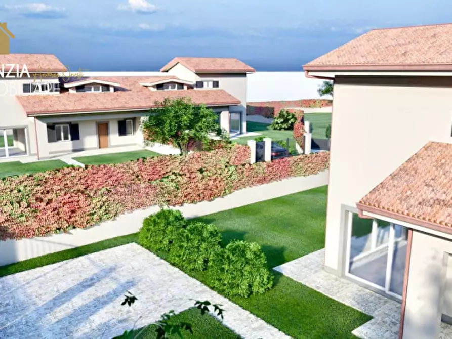 Immagine 15 di Casa bifamiliare in vendita  in VIA DELLE ORTENSIE a Rocca Di Papa