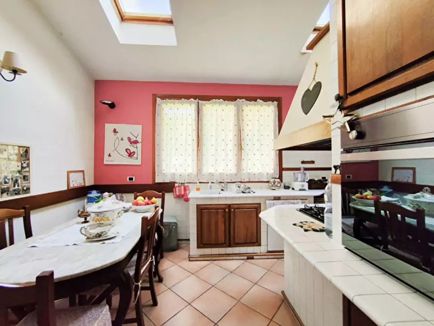 Immagine 3 di Villa in vendita  in Via Idice 257 a Monterenzio