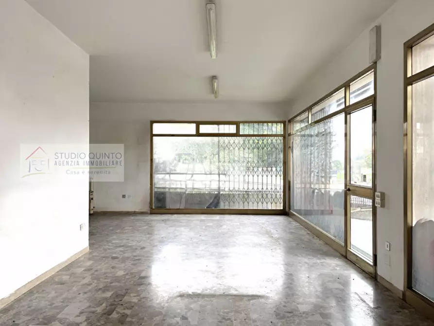 Immagine 2 di Negozio in vendita  a Quinto Di Treviso