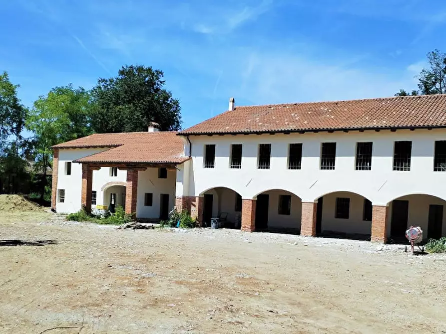 Immagine 1 di Rustico / casale in vendita  in via San Pio X 34/a a Castelfranco Veneto