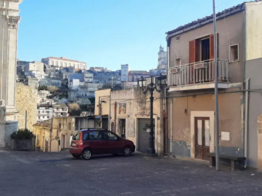 Immagine 1 di Casa indipendente in vendita  in Piazza S. Antonio a Monterosso Almo