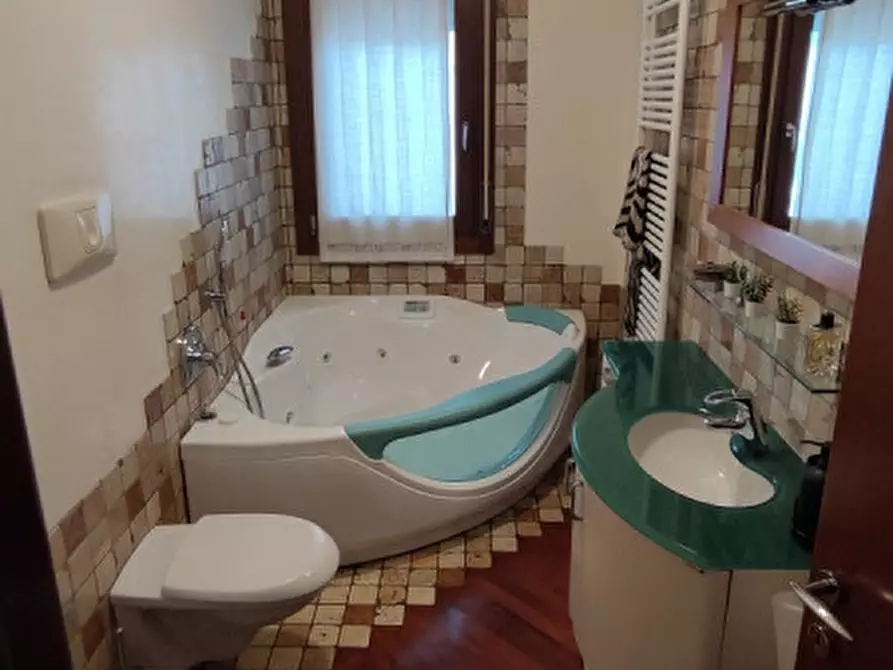 Immagine 8 di Villetta a schiera in vendita  in via zeno a Chioggia