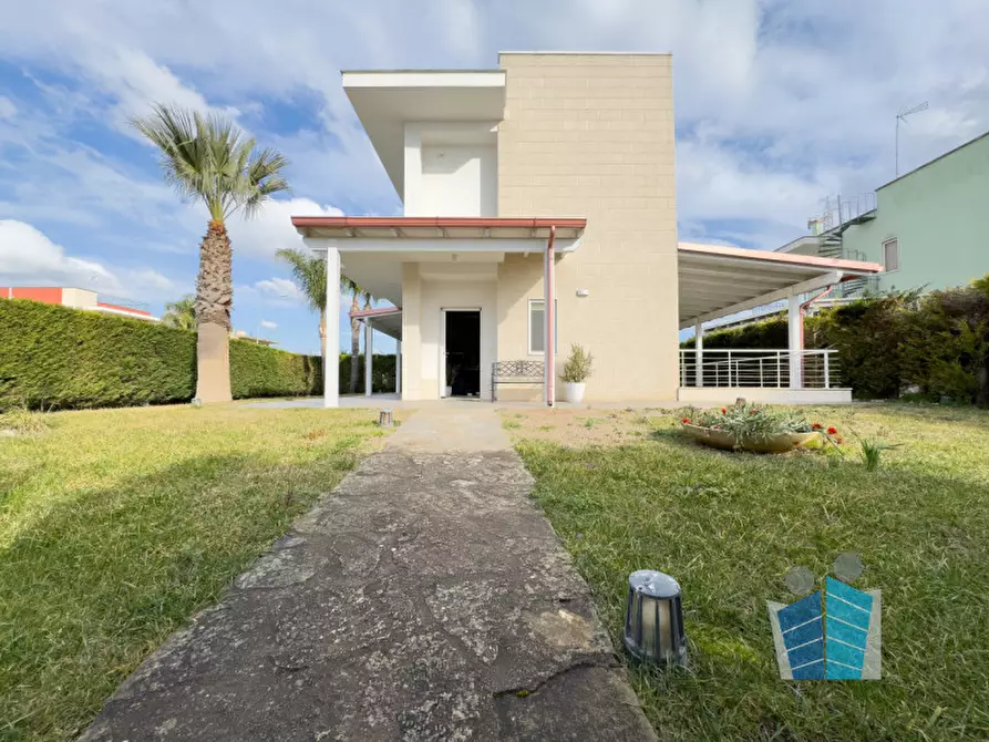 Immagine 1 di Villa in vendita  in via Charles Le Corbusier, 12 a Lecce