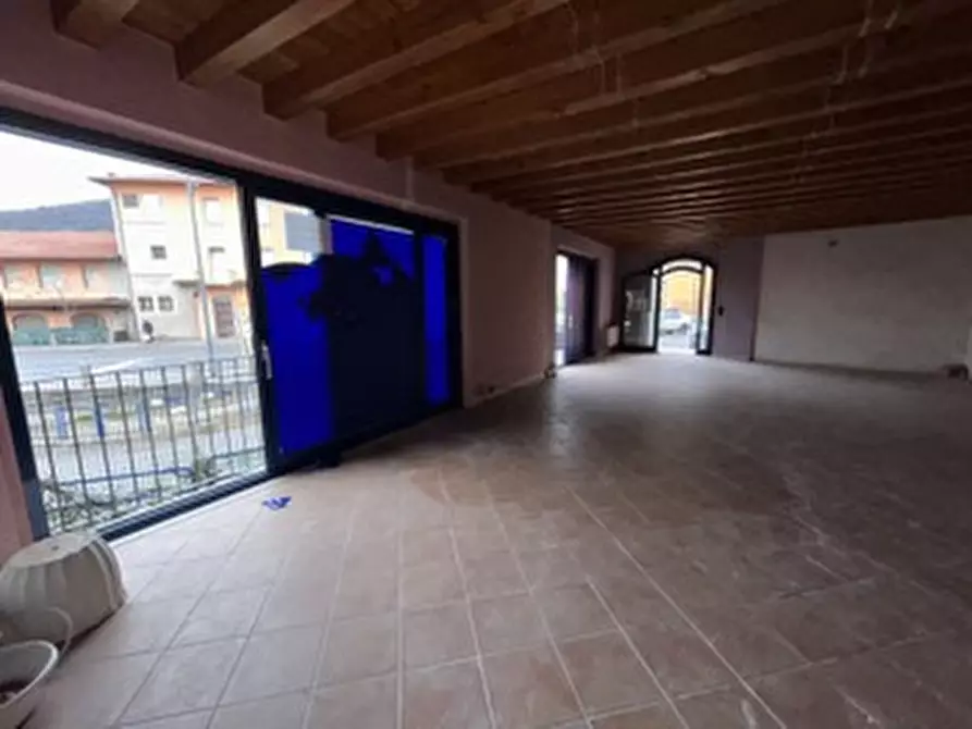 Immagine 5 di Negozio in vendita  in Viale Sant'Eufemia 58/B a Brescia