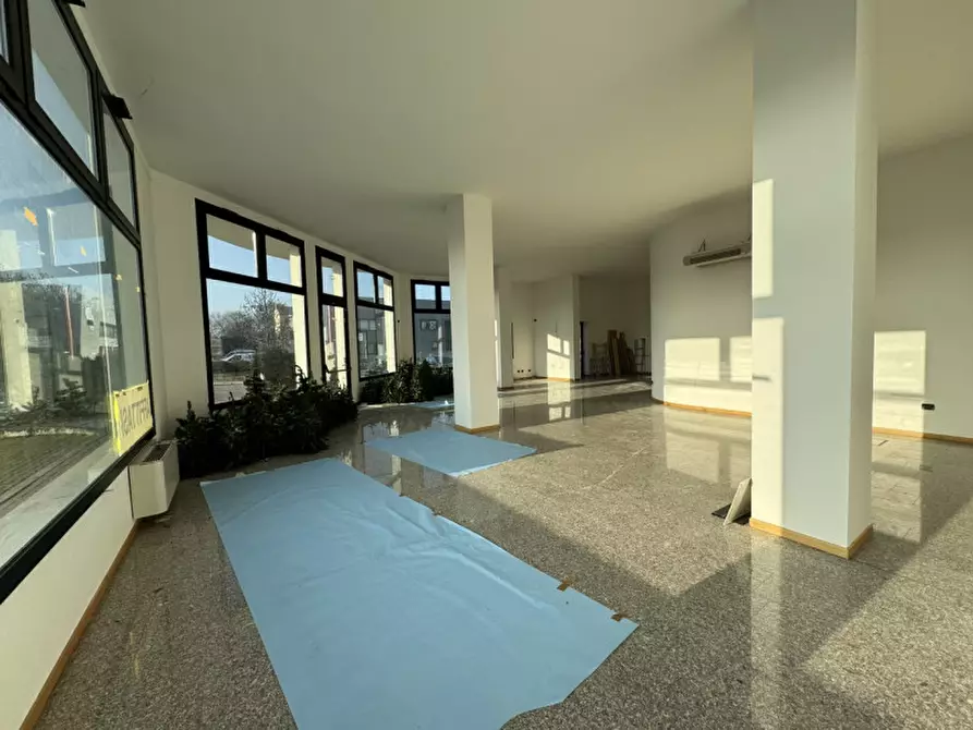 Immagine 4 di Negozio in affitto  in PIAZZA TRENTO a Este