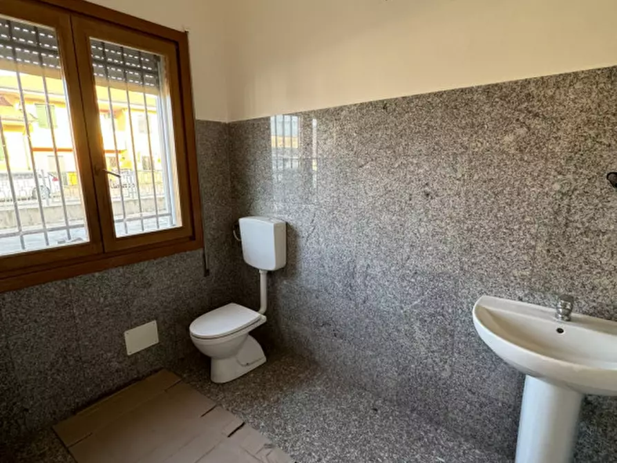 Immagine 6 di Negozio in affitto  in PIAZZA TRENTO a Este