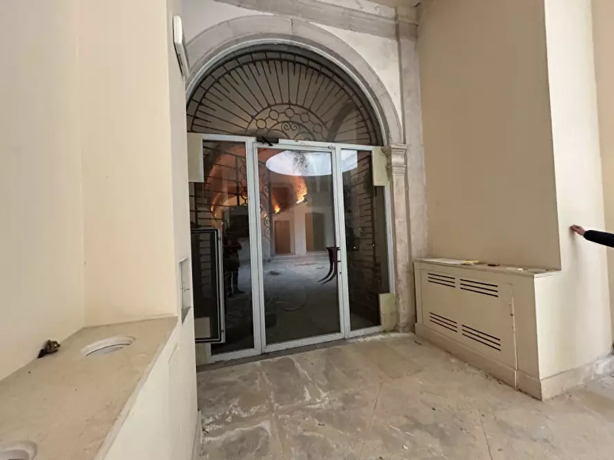 Immagine 2 di Negozio in vendita  in Corso Garibaldi 26 a Brescia