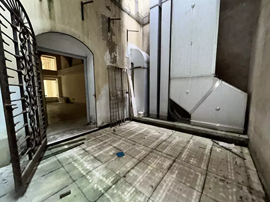 Immagine 16 di Negozio in vendita  in Corso Garibaldi 26 a Brescia